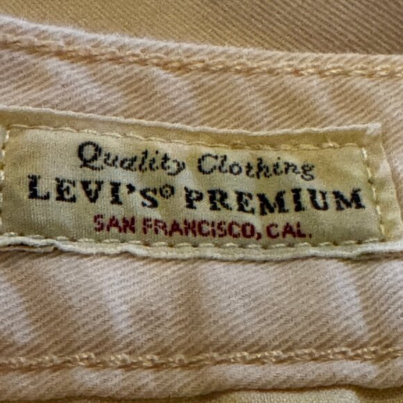 Like new! Levis' Premium Pleated Trouser High Waist Shorts in Pale Pink Size 27 - Picture 6 of 13